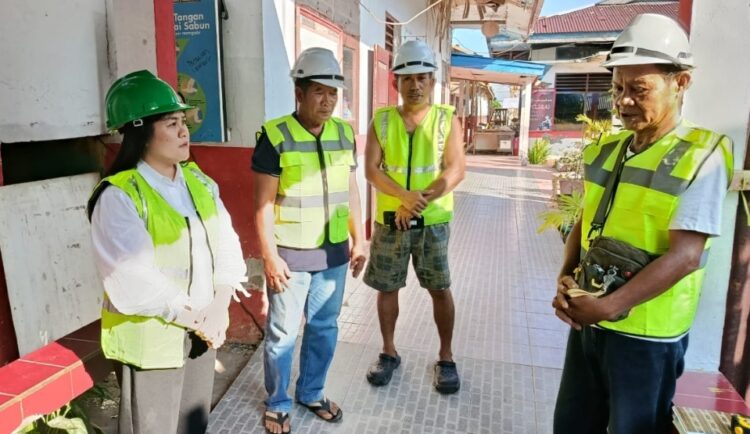 Bupati Chyntia Tinjau Rehabilitasi Gedung SMPN 1 Tagulandang: Tegaskan Pentingnya Kualitas dan Ketepatan Waktu