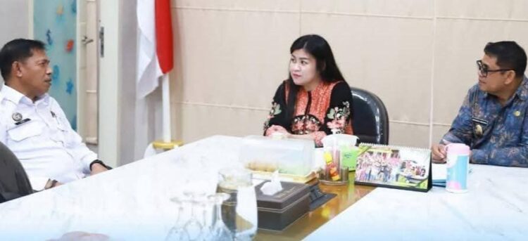 Ada Apa? Kepala Lapas Klas IIB Ulu Siau Temui Bupati Chyntia