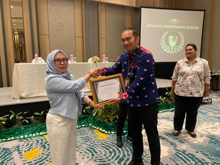 Pemkab Bolsel Sabet Dua Penghargaan BPJS Kesehatan